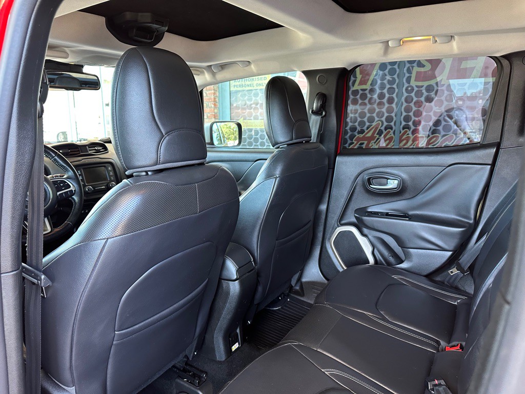 2015 Jeep Renegade Image 10