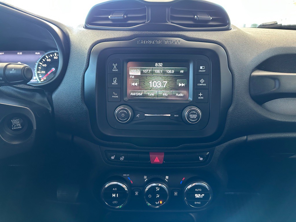 2015 Jeep Renegade Image 14