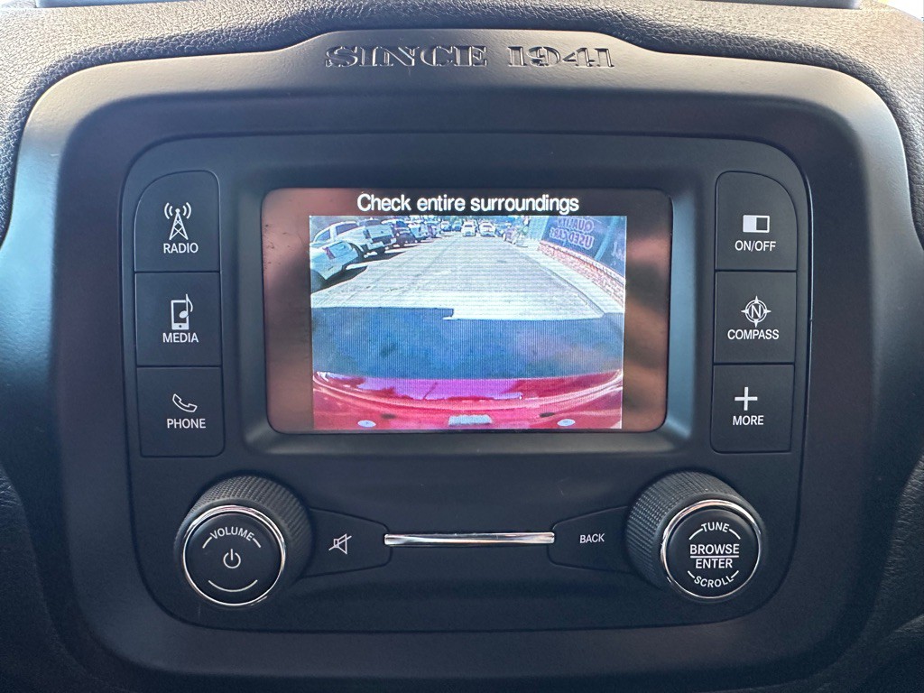 2015 Jeep Renegade Image 15