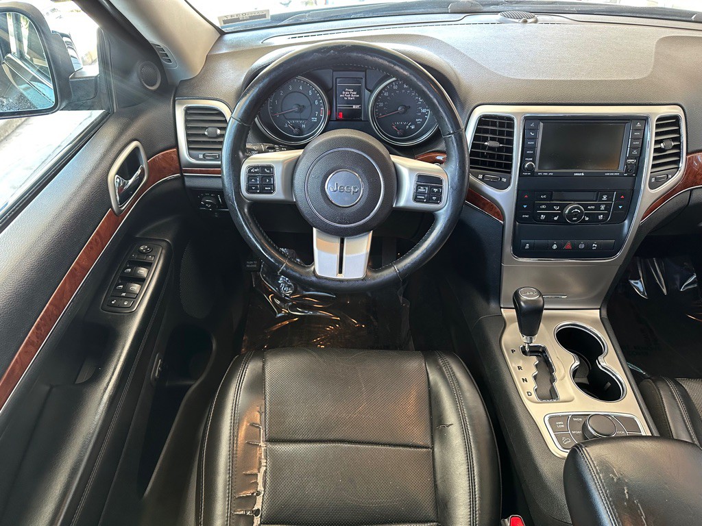 2011 Jeep Grand Cherokee Image 12