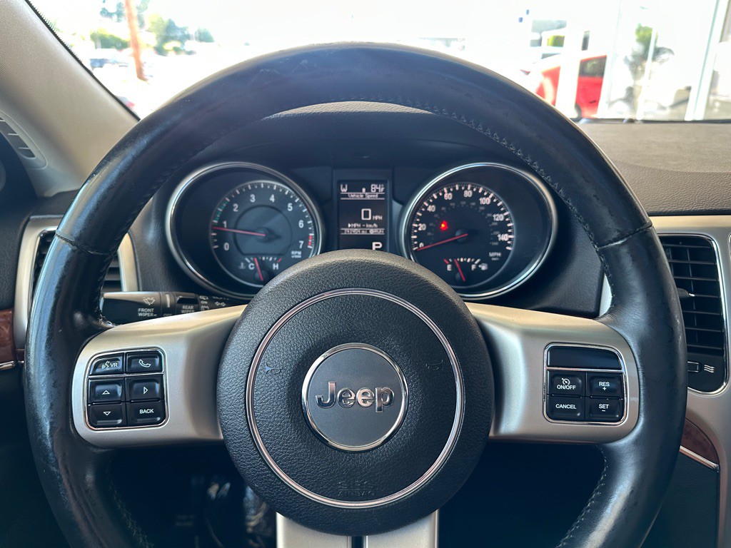 2011 Jeep Grand Cherokee Image 17