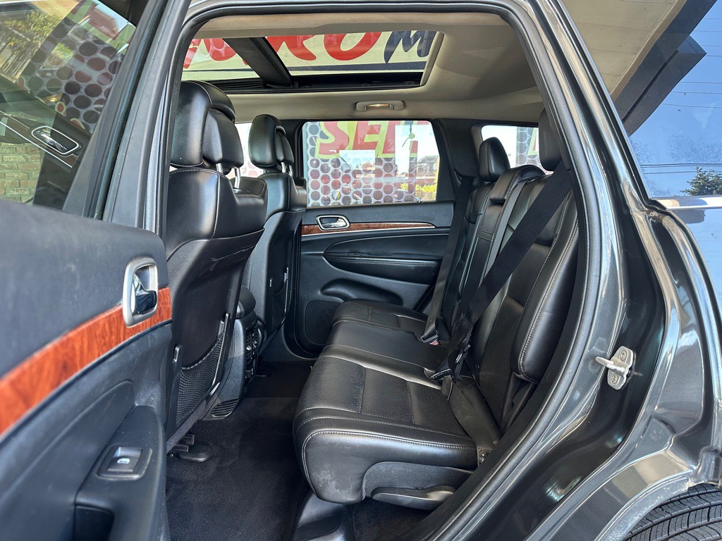 2011 Jeep Grand Cherokee Image 9