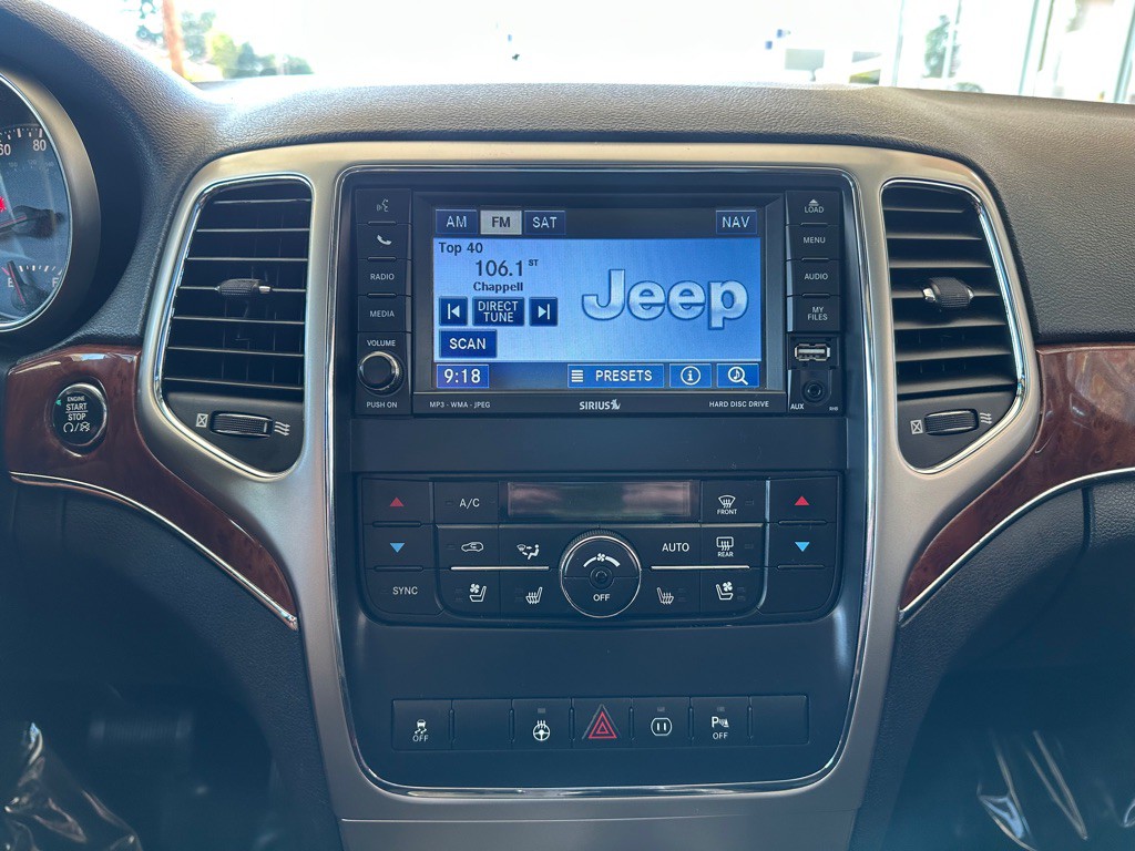 2011 Jeep Grand Cherokee Image 14