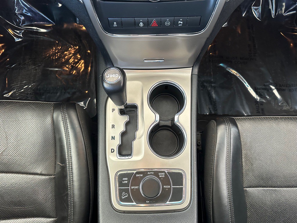 2011 Jeep Grand Cherokee Image 16