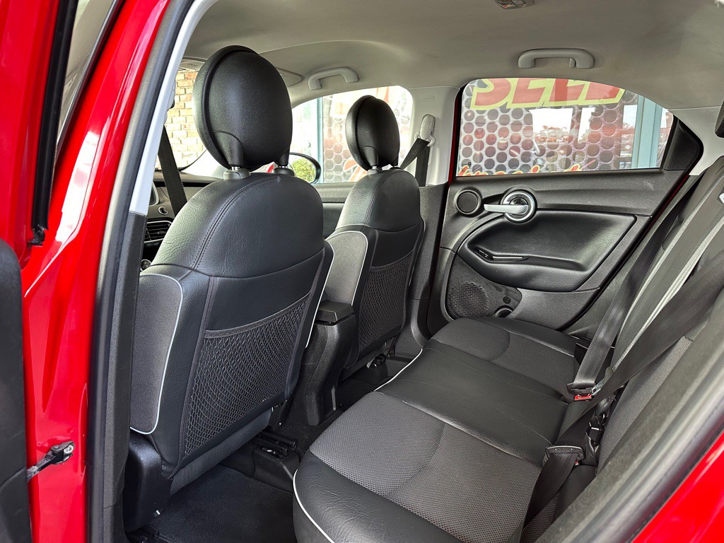 2016 FIAT 500 Image 10