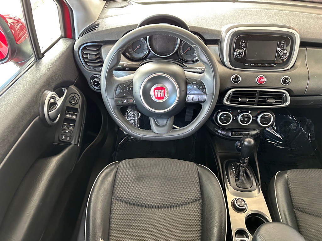 2016 FIAT 500 Image 12