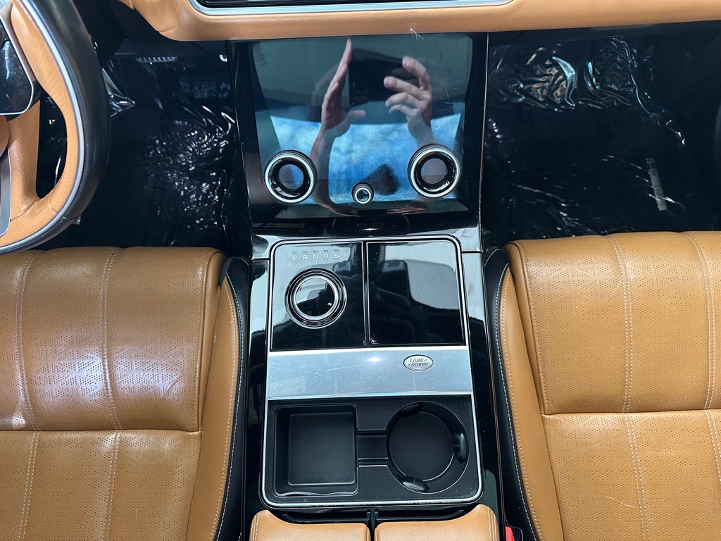 2018 Land Rover Range Rover Image 16