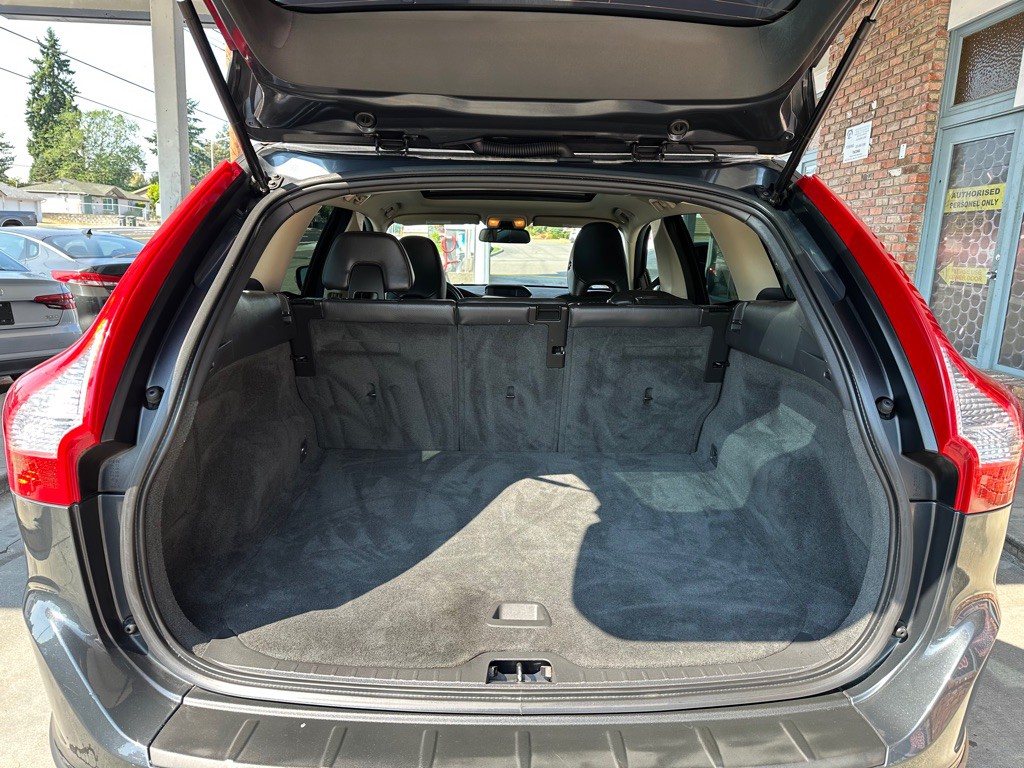 2011 Volvo XC60 Image 13