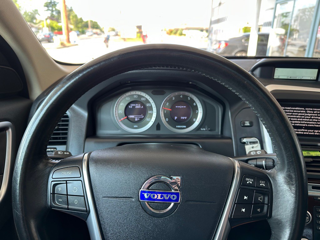 2011 Volvo XC60 Image 17