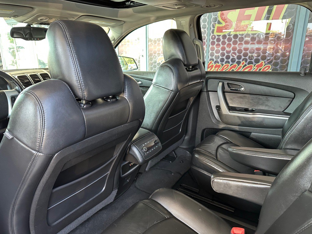 2008 GMC Acadia Image 10