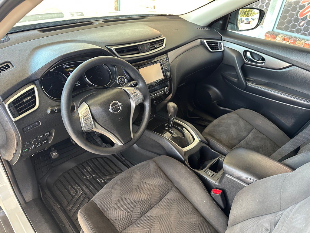 2016 Nissan Rogue Image 8