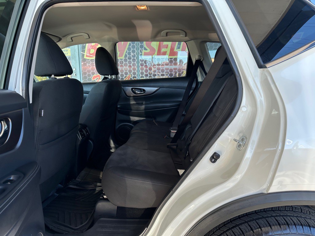 2016 Nissan Rogue Image 9