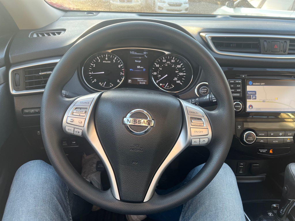 2016 Nissan Rogue Image 18