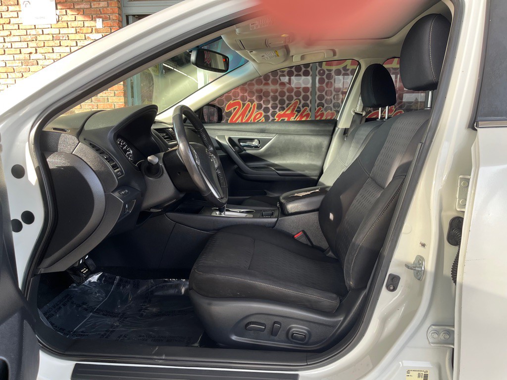 2017 Nissan Altima Image 7