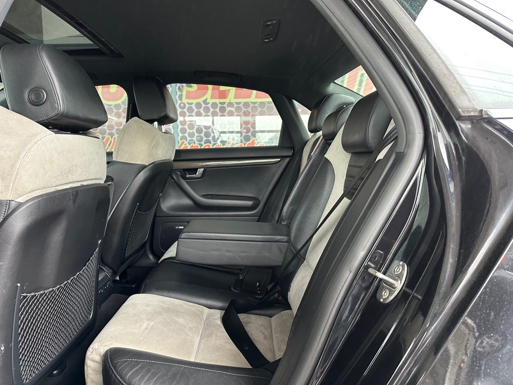 2007 Audi S4 Image 9