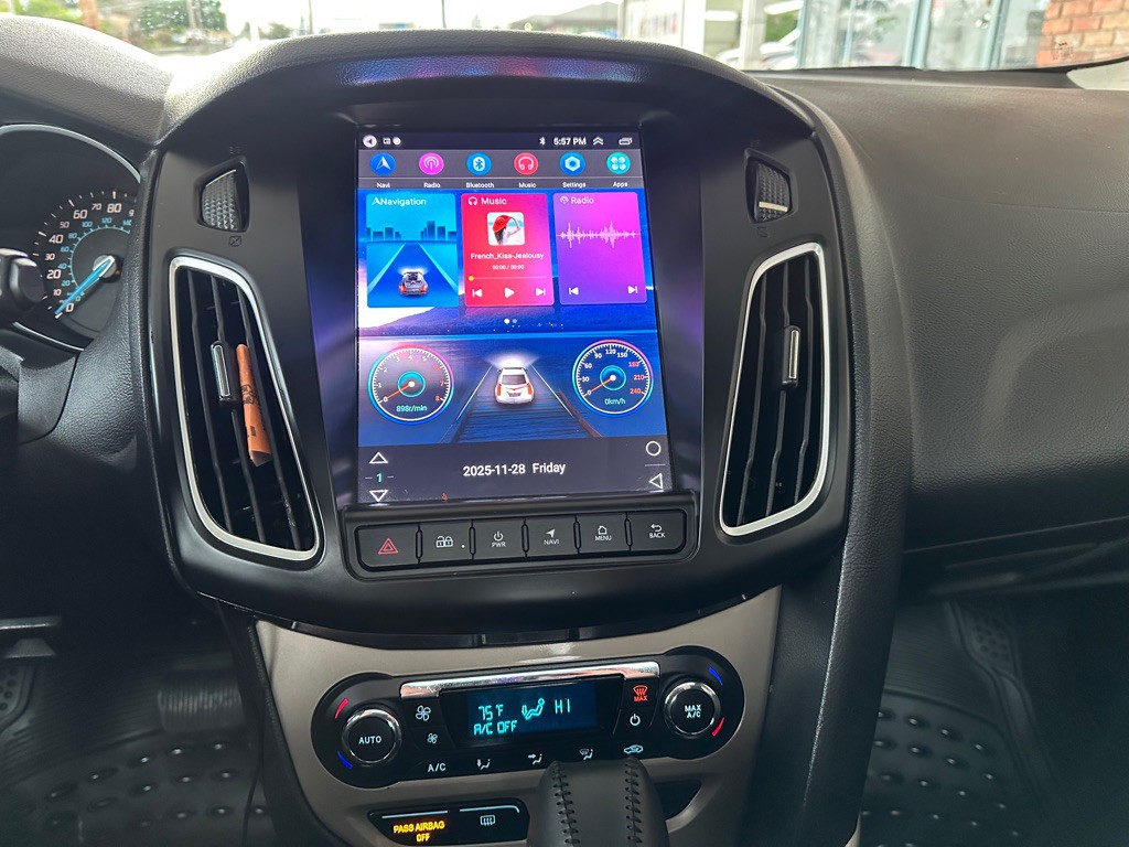 2012 Ford Focus Image 12