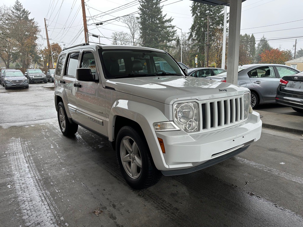 2012 Jeep Liberty Image 3