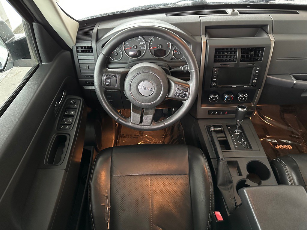 2012 Jeep Liberty Image 12