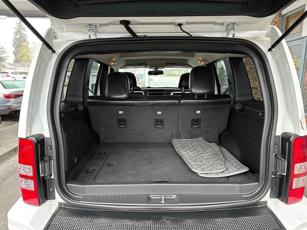 2012 Jeep Liberty Image 13