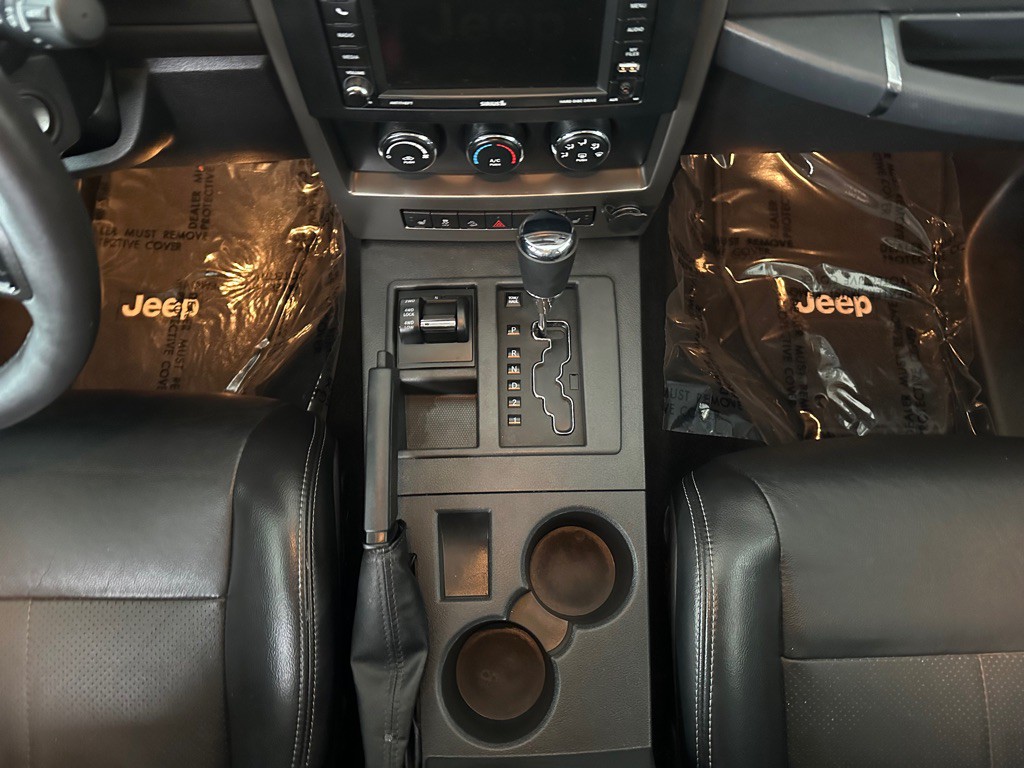 2012 Jeep Liberty Image 15