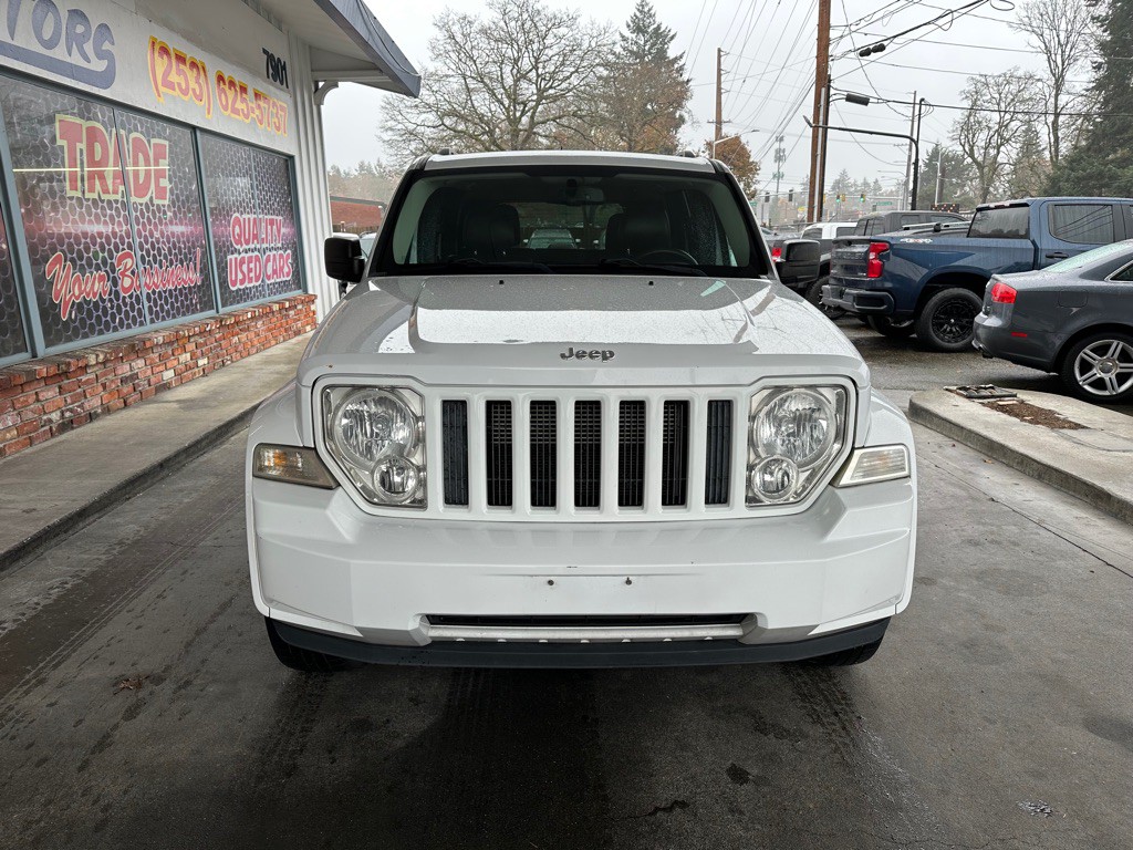 2012 Jeep Liberty Image 2