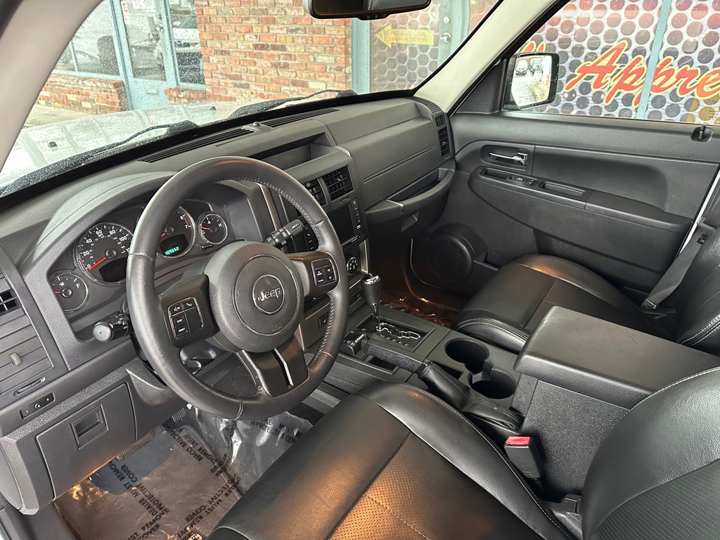 2012 Jeep Liberty Image 7