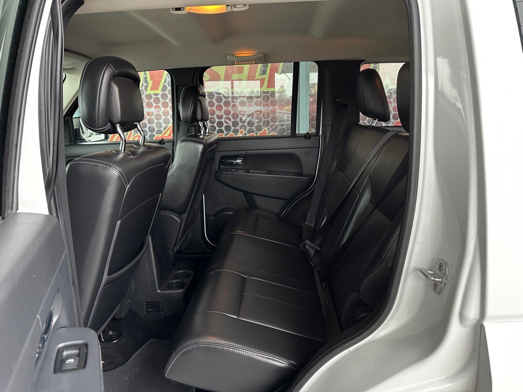 2012 Jeep Liberty Image 9