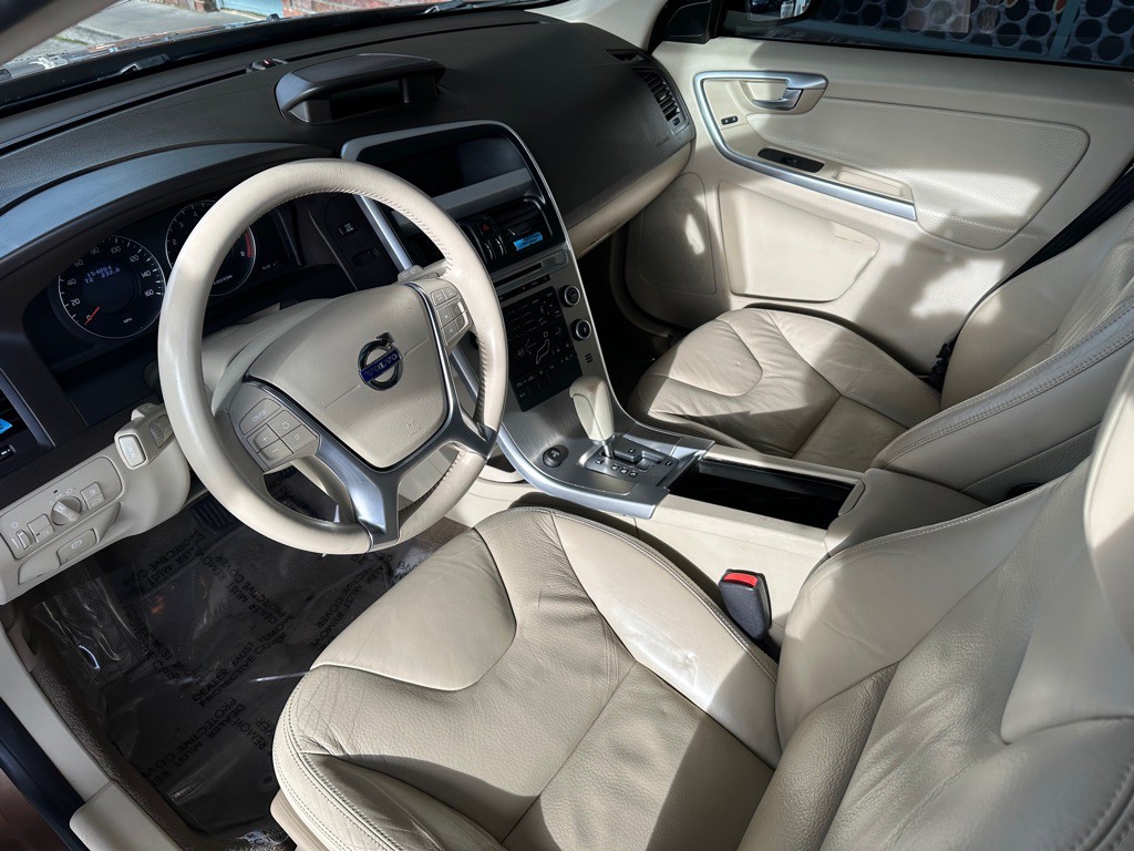 2011 Volvo XC60 Image 8