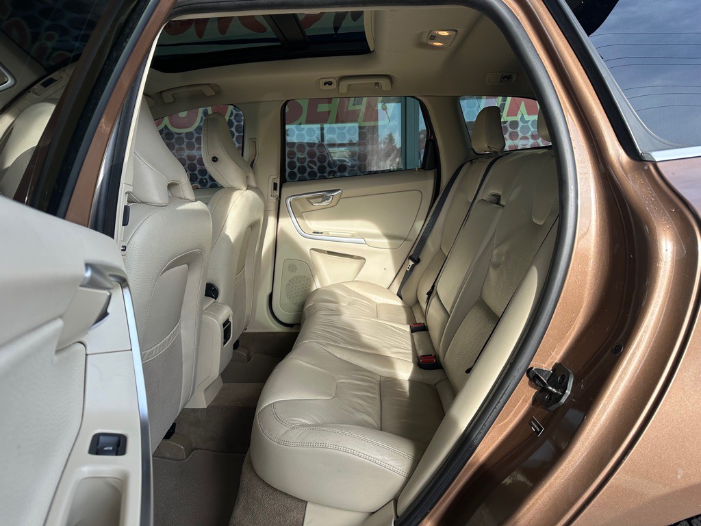 2011 Volvo XC60 Image 9