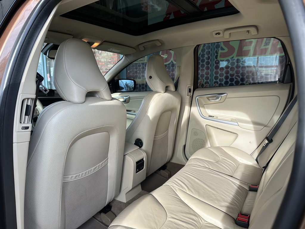 2011 Volvo XC60 Image 10