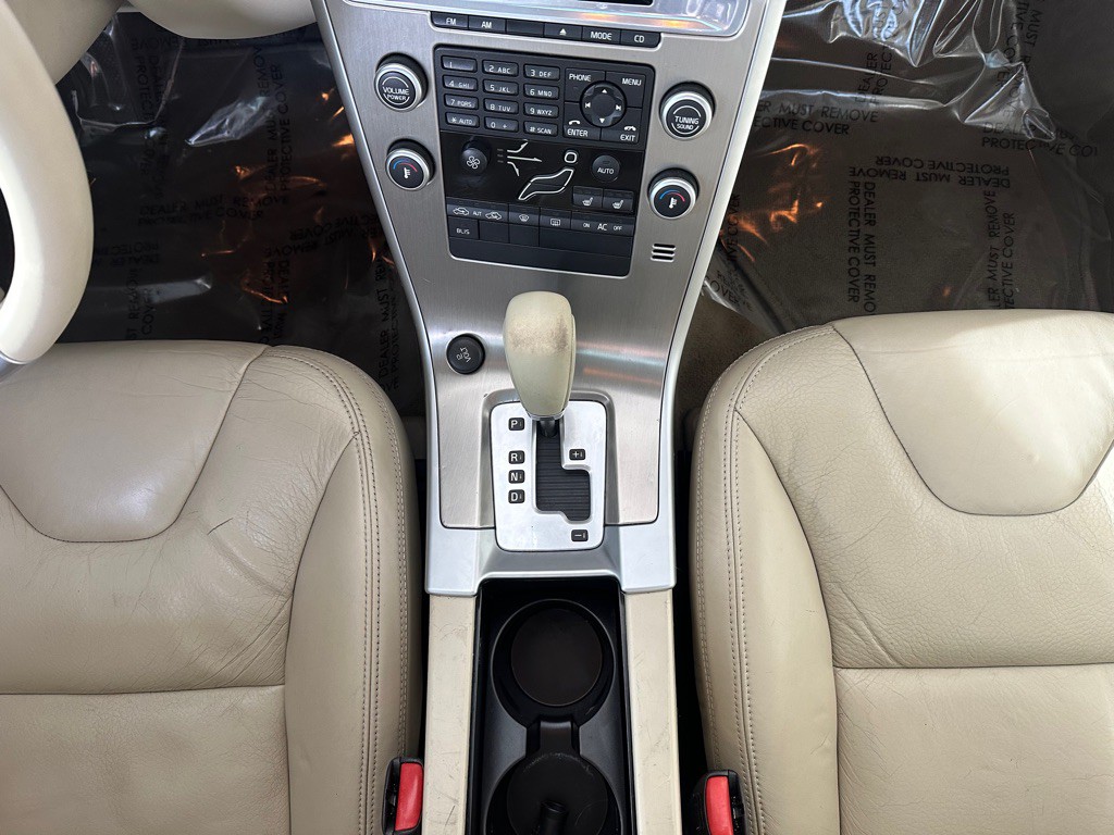 2011 Volvo XC60 Image 15