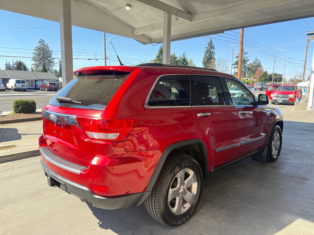2011 Jeep Grand Cherokee Image 4