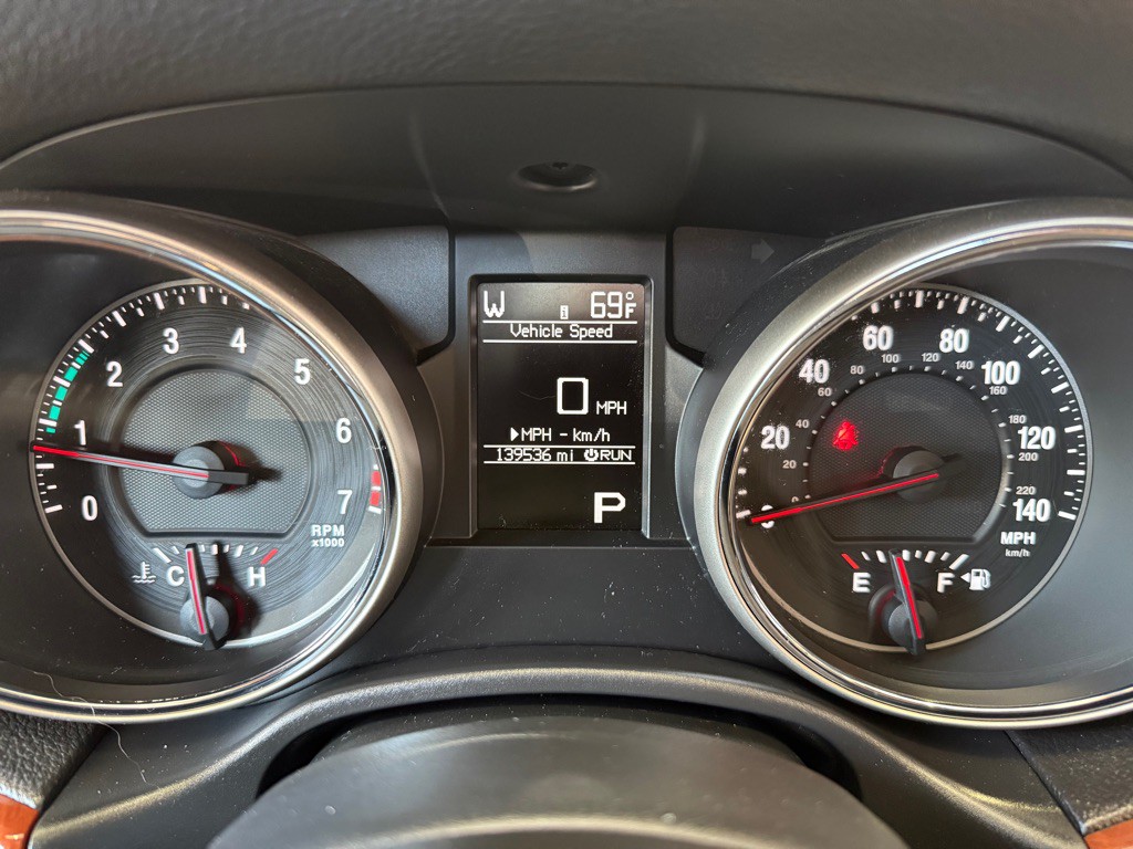 2011 Jeep Grand Cherokee Image 12