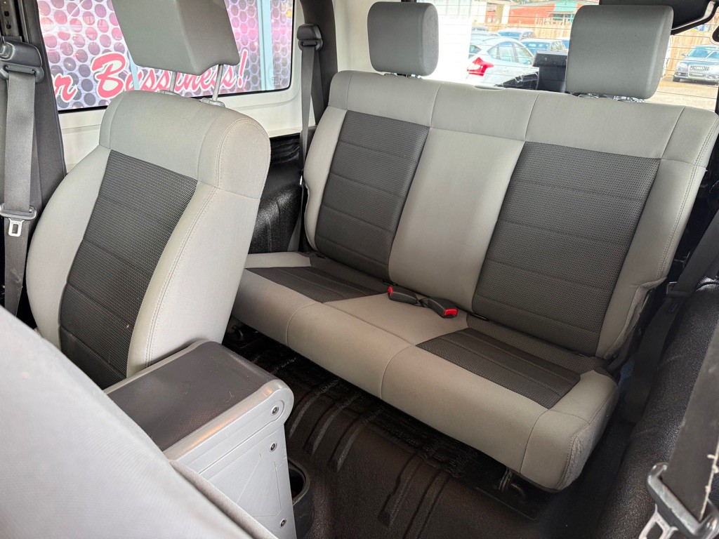 2010 Jeep Wrangler Image 10