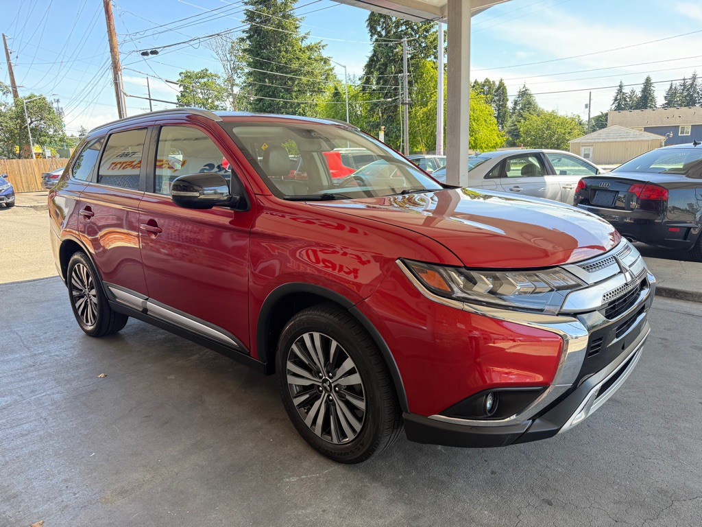 2019 Mitsubishi Outlander Image 3