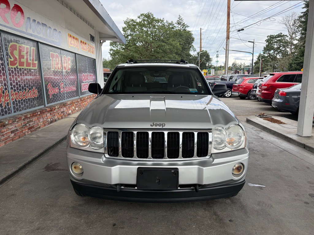 2005 Jeep Grand Cherokee Image 2