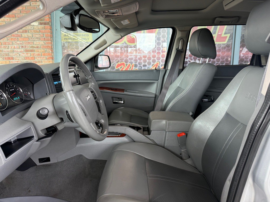 2005 Jeep Grand Cherokee Image 8