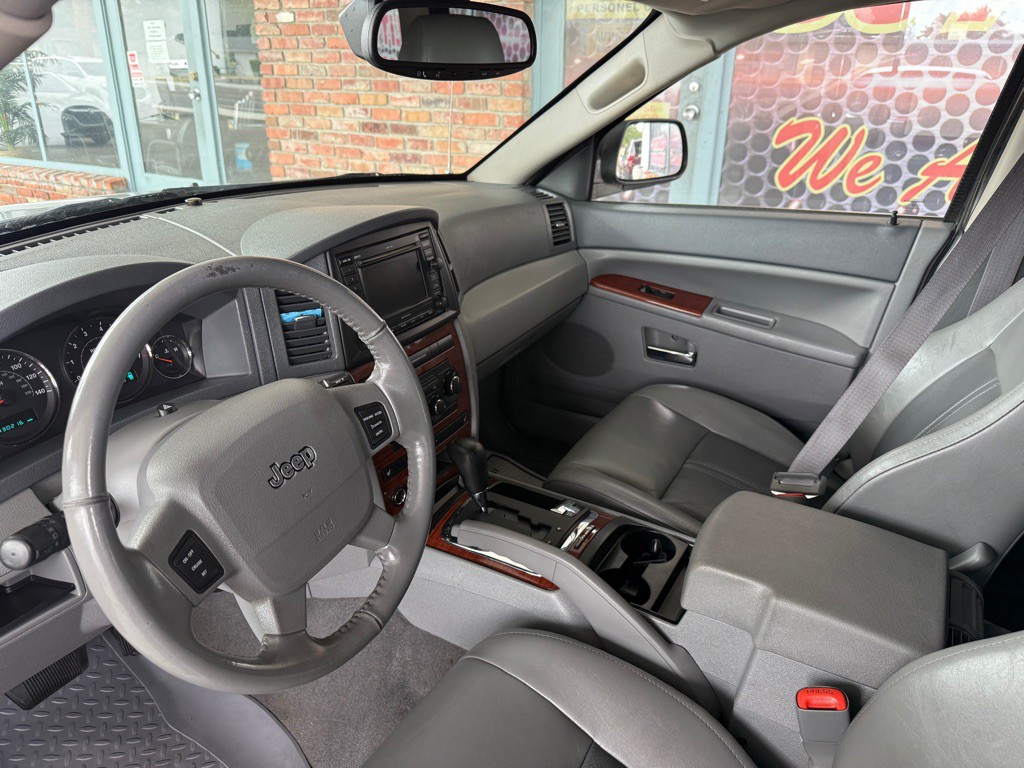 2005 Jeep Grand Cherokee Image 9