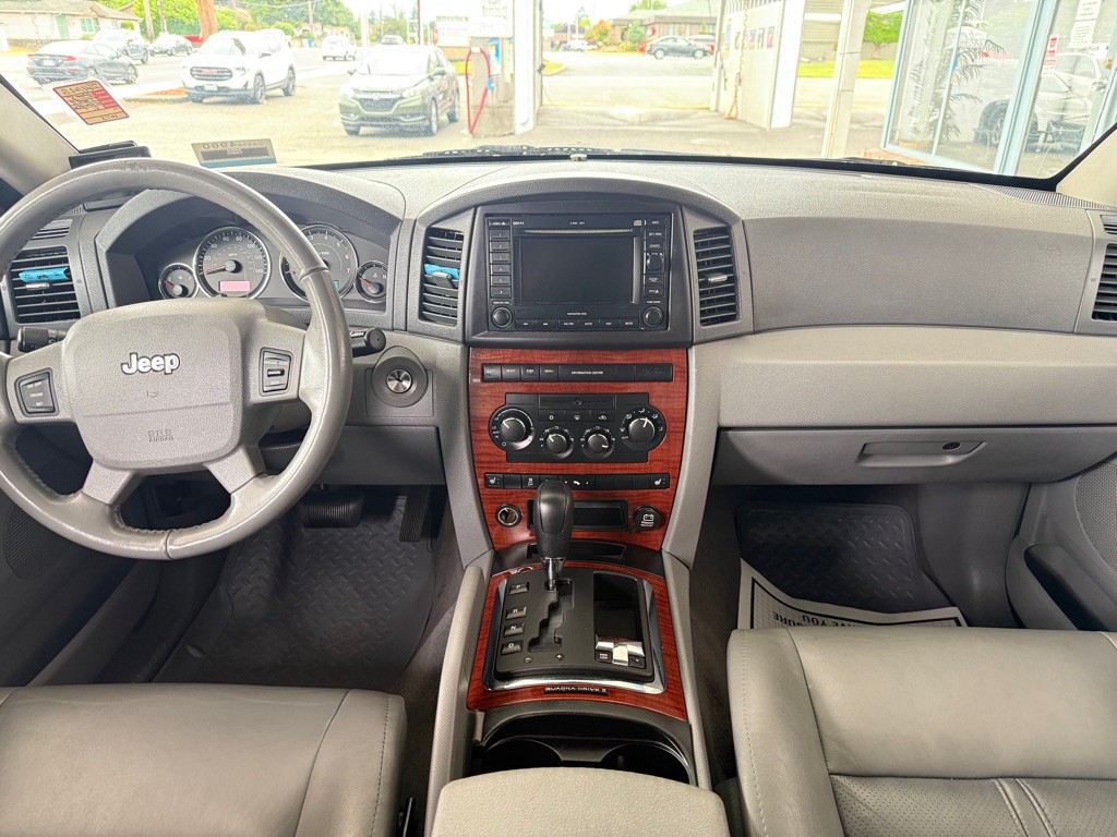 2005 Jeep Grand Cherokee Image 11