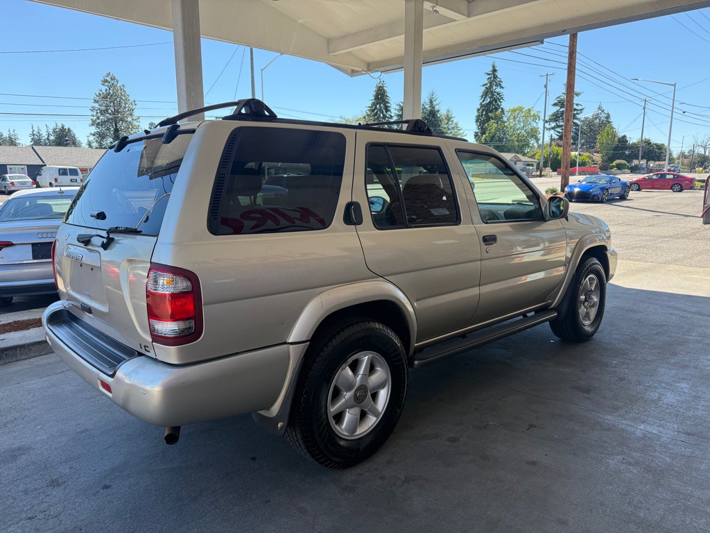 2000 Nissan Pathfinder Image 4