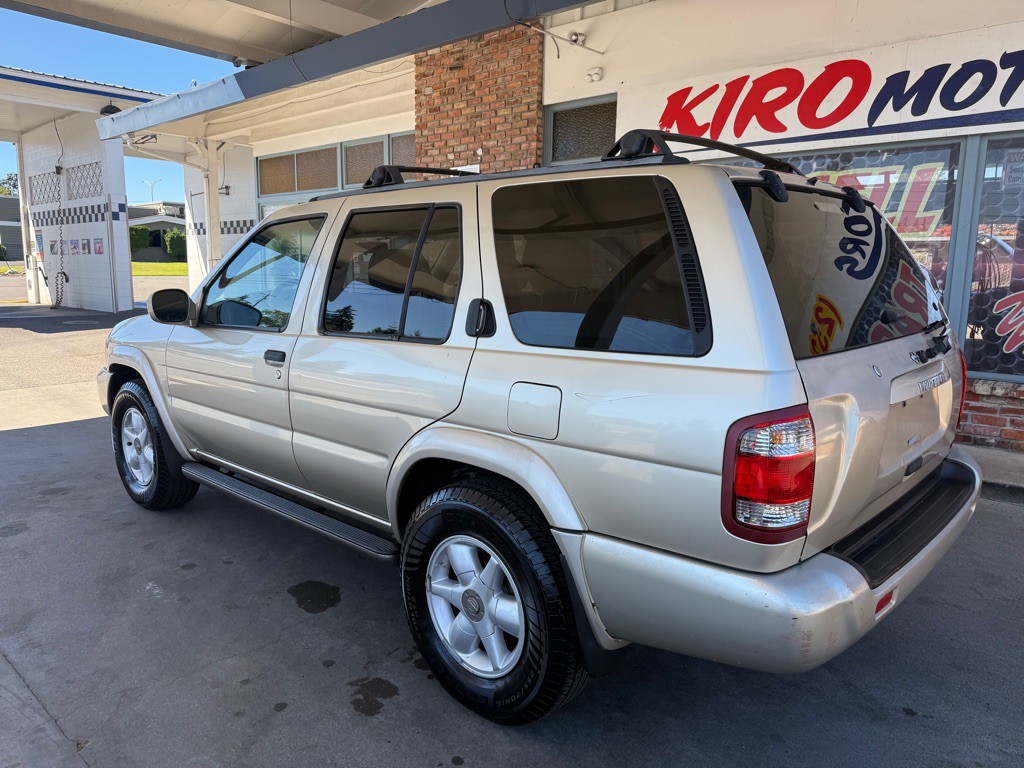 2000 Nissan Pathfinder Image 6