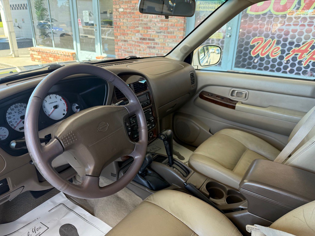 2000 Nissan Pathfinder Image 9
