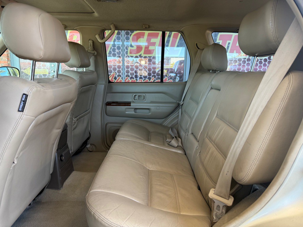 2000 Nissan Pathfinder Image 10