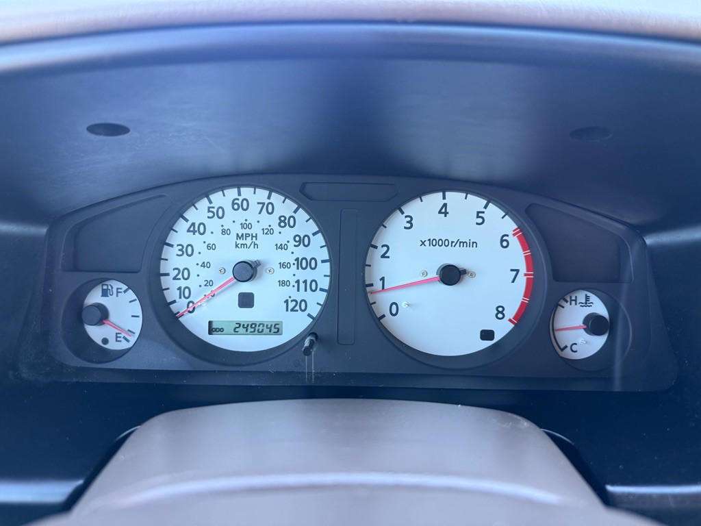 2000 Nissan Pathfinder Image 12