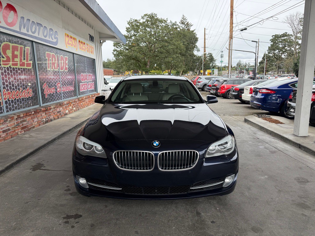 2012 BMW 5 Series Image 2