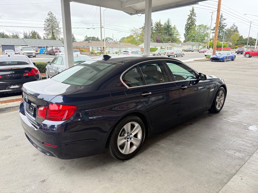 2012 BMW 5 Series Image 4