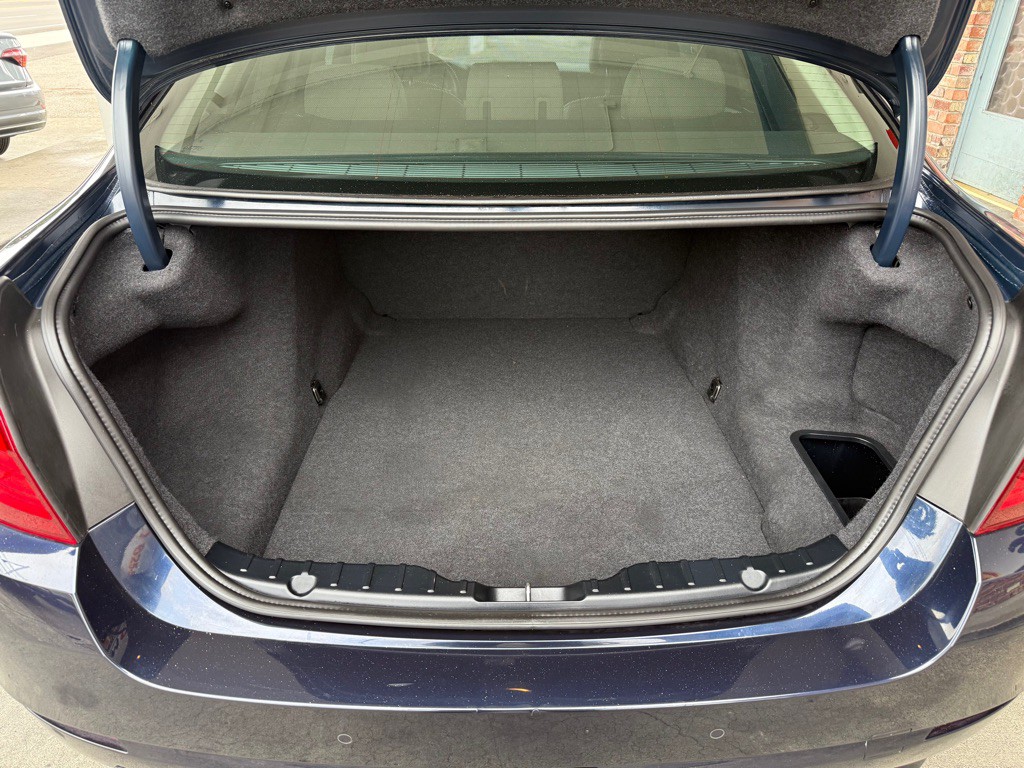 2012 BMW 5 Series Image 7