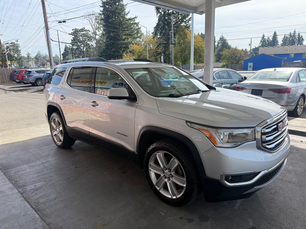 2018 GMC Acadia Image 3