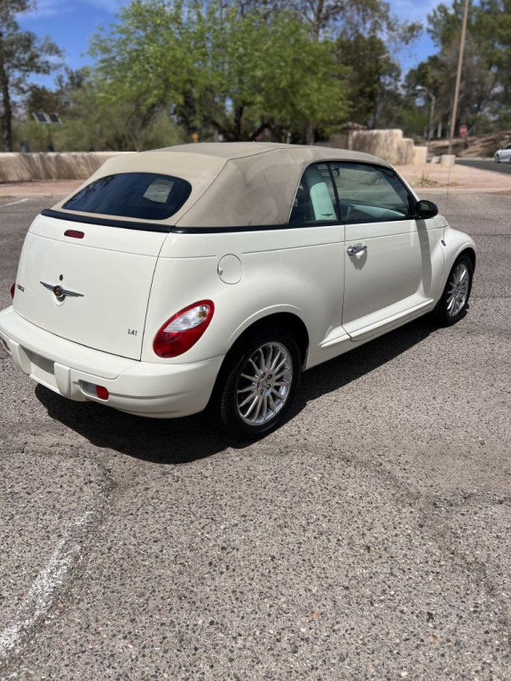 2008 Chrysler PT Cruiser Image 4