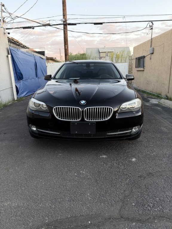 2011 BMW 5 Series Image 3